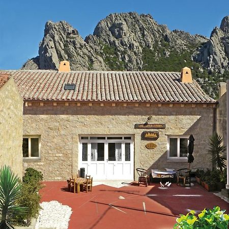 Antica Dimora La Corona San Pantaleo Ngoại thất bức ảnh