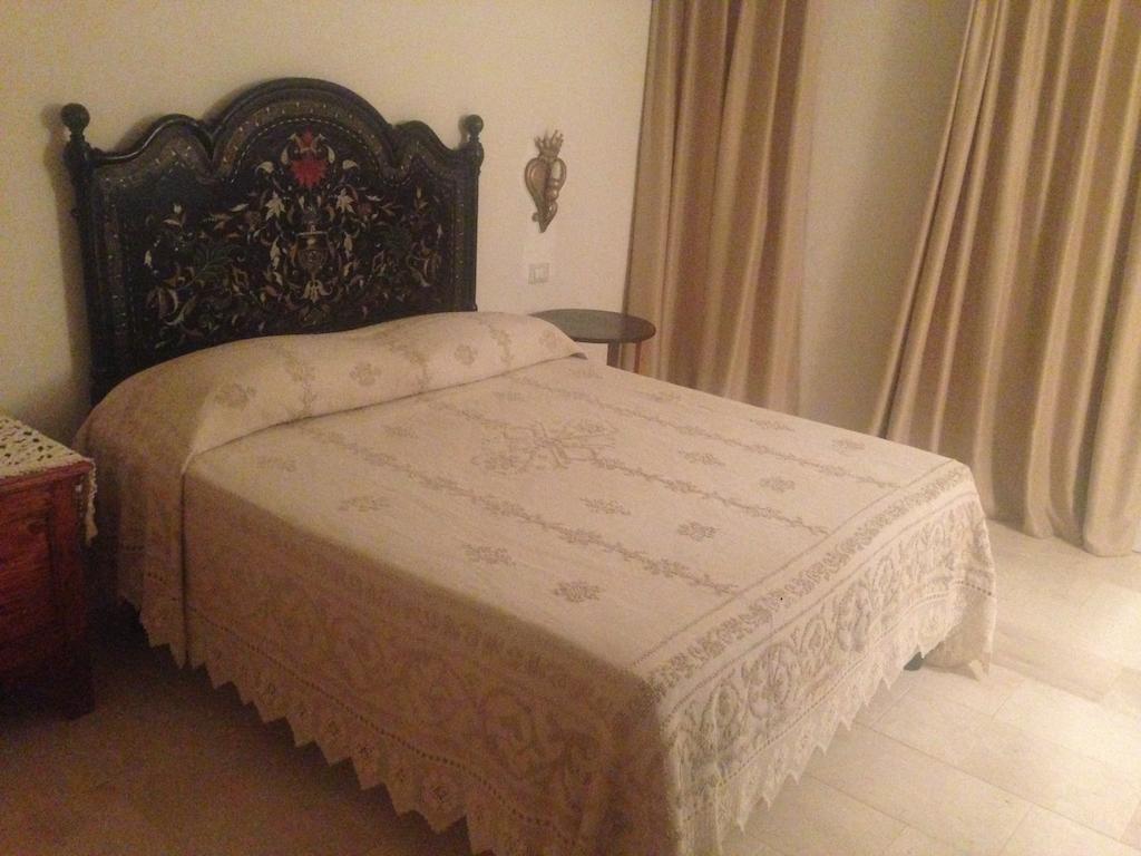 Antica Dimora La Corona San Pantaleo Phòng bức ảnh