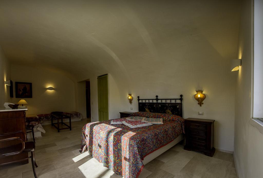 Antica Dimora La Corona San Pantaleo Phòng bức ảnh